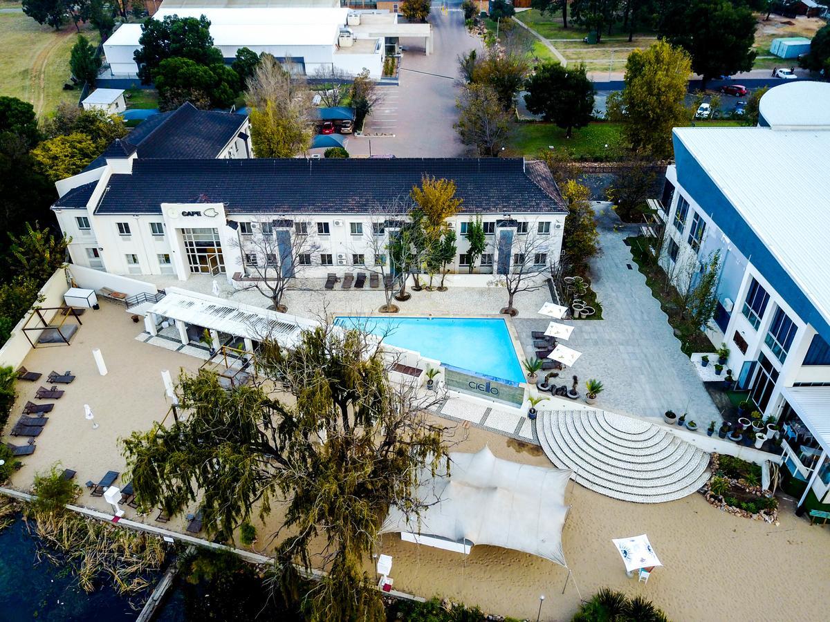 The Lakes Hotel & Conference Centre Benoni Exterior foto