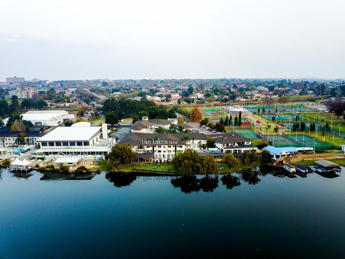 The Lakes Hotel & Conference Centre Benoni Exterior foto